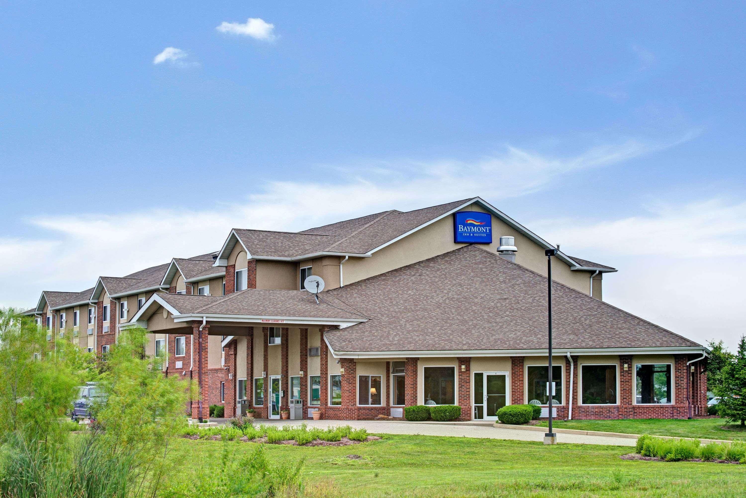 Baymont By Wyndham Indianapolis Hotel Exterior photo
