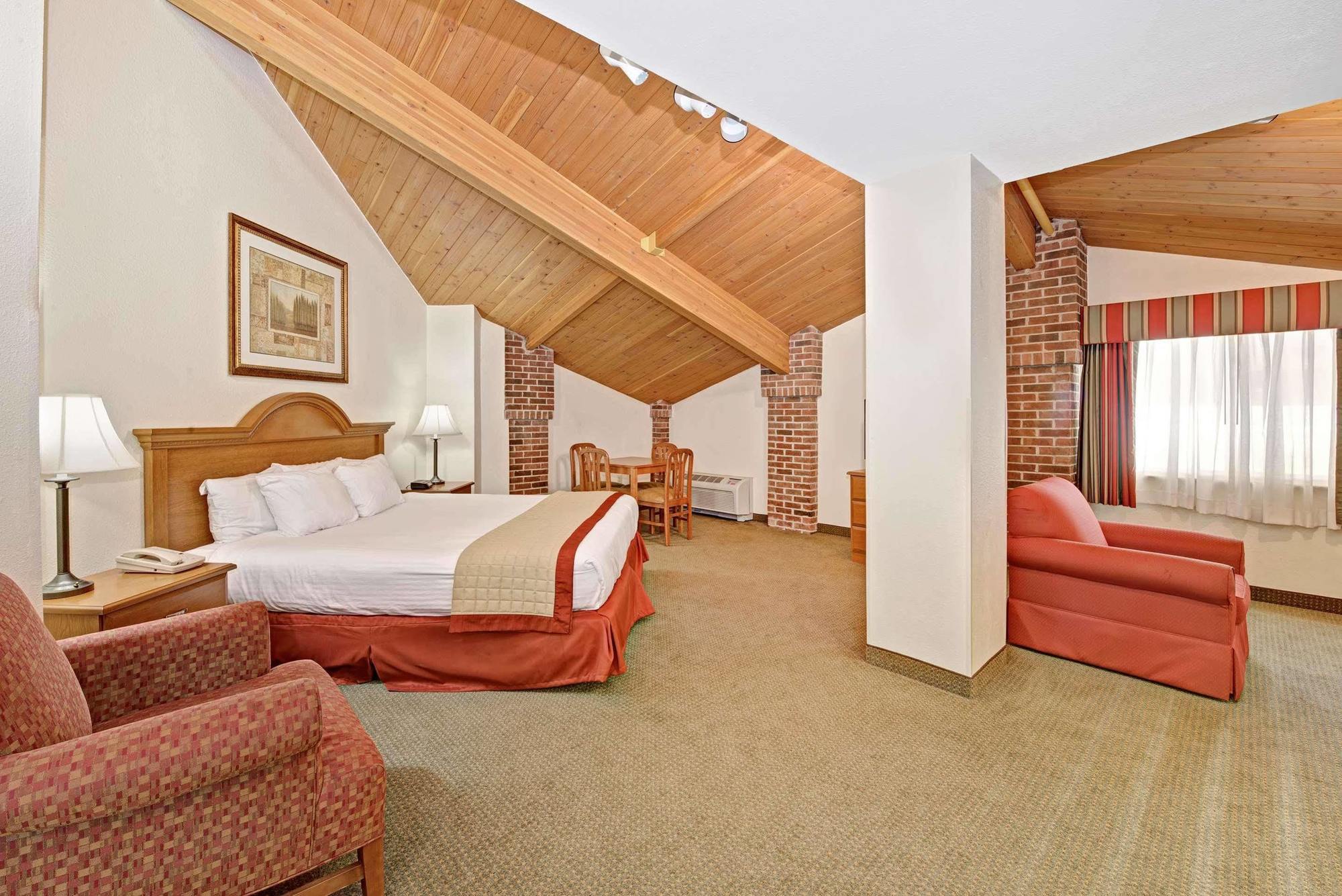 Baymont By Wyndham Indianapolis Hotel Exterior photo